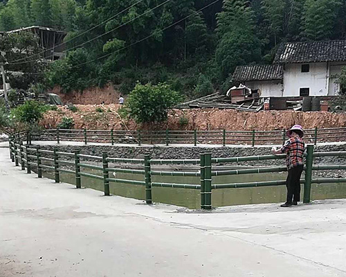 仿竹护栏案例